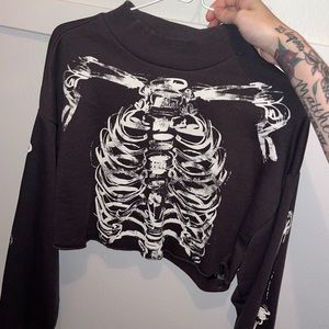 NWT H&M mock neck crop skeleton sweatshirt